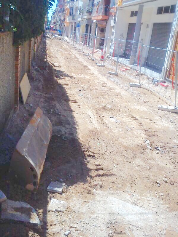 Explanación y cajeo de la calle