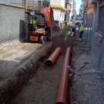 Colocación de tuberia de PVC de alta presión para conducción de aguas residuales y pluviales