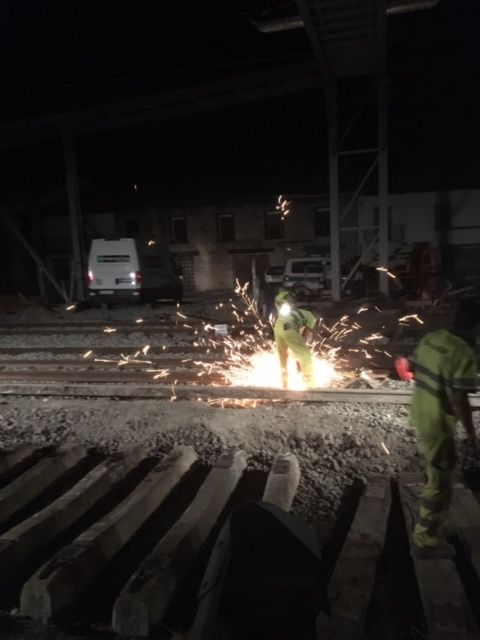 Corte de carril con tronzadora