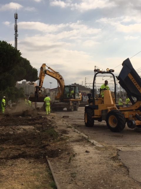 Retirada de traviesas y balasto contaminado en la Estación de RENFE de Mataró