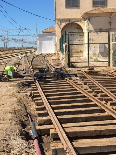 Ejecución de paso de instalaciones bajo vía