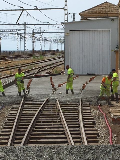Otra vista del hormigonado de losa en zona de vías