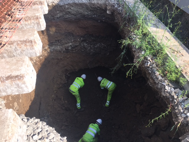 Trabajos en el socavón a 5 metros de profundidad